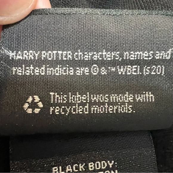 Hot Topic Harry Potter Chevron Gryffindor Black Sweatshirt. Size Medium. NWT. - Picture 12 of 15